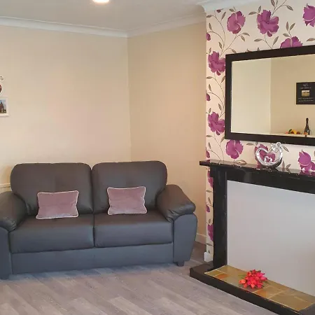 Pass The Keys Newly Renovated 3 Bedroom Bungalow Free Parking Сasa de vacaciones *