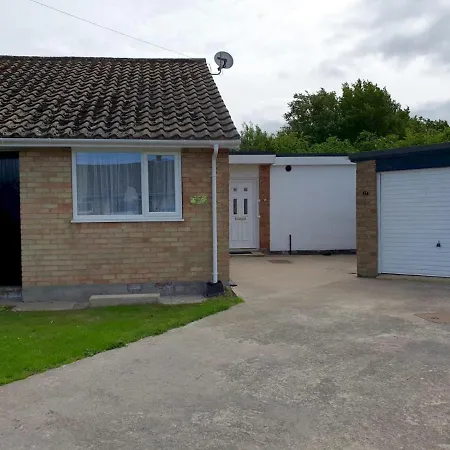 Pass The Keys Newly Renovated 3 Bedroom Bungalow Free Parking Сasa de vacaciones *