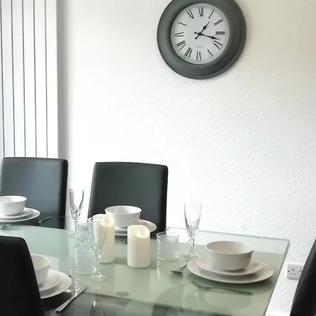 Pass The Keys Newly Renovated 3 Bedroom Bungalow Free Parking Scarborough
